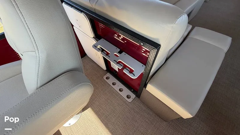 Slide: The Image of Crest 220 Classic 2022 - 16281164