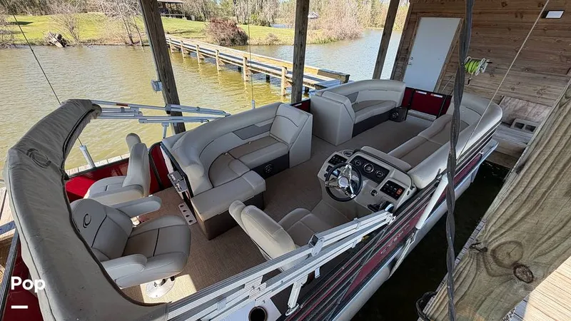 Slide: The Image of Crest 220 Classic 2022 - 16281124