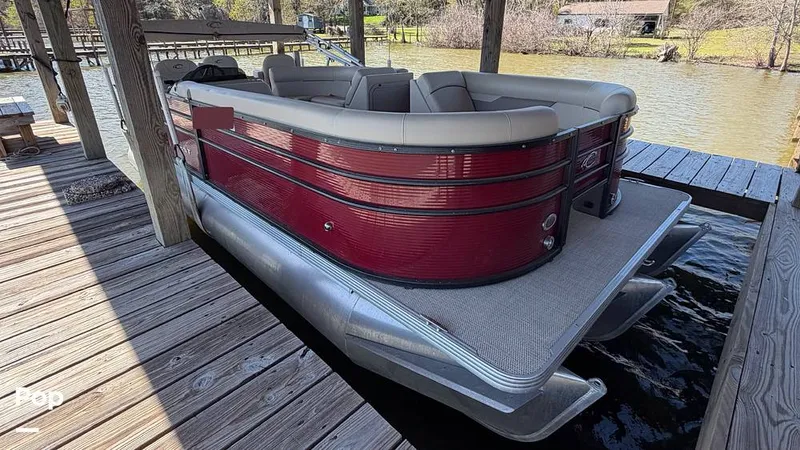 Slide: The Image of Crest 220 Classic 2022 - 16281175