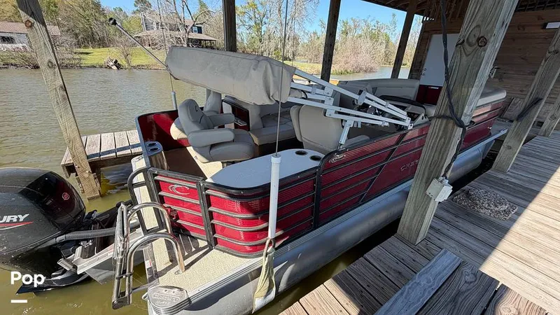 Slide: The Image of Crest 220 Classic 2022 - 16281177