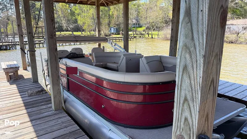 Slide: The Image of Crest 220 Classic 2022 - 16281183