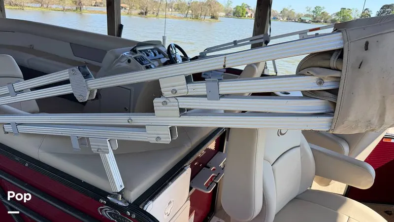 Slide: The Image of Crest 220 Classic 2022 - 16281186