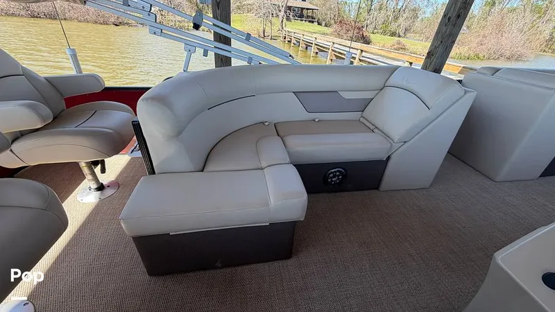 Slide: The Image of Crest 220 Classic 2022 - 16281129