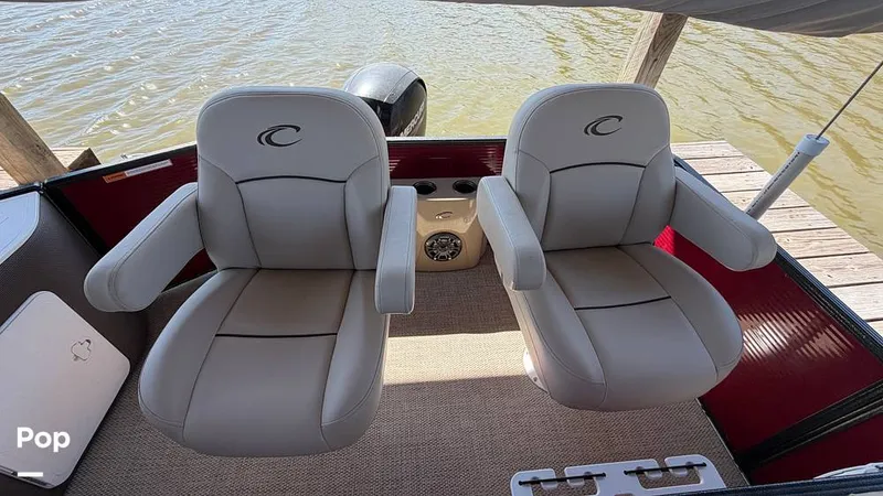 Slide: The Image of Crest 220 Classic 2022 - 16281188