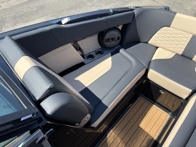 Slide: The Image of Mastercraft X24 2024 - 11