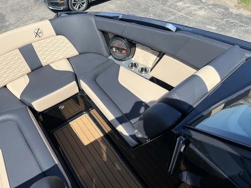 Slide: The Image of Mastercraft X24 2024 - 12