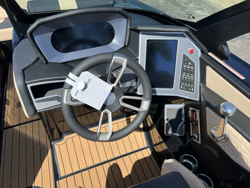 Slide: The Image of Mastercraft X24 2024 - 14