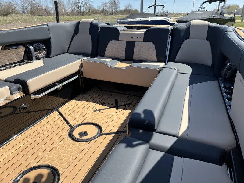 Slide: The Image of Mastercraft X24 2024 - 21