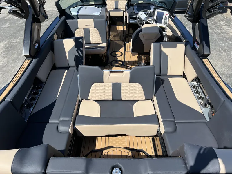 Slide: The Image of Mastercraft X24 2024 - 29