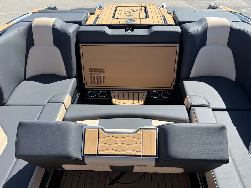 Slide: The Image of Mastercraft X24 2024 - 30