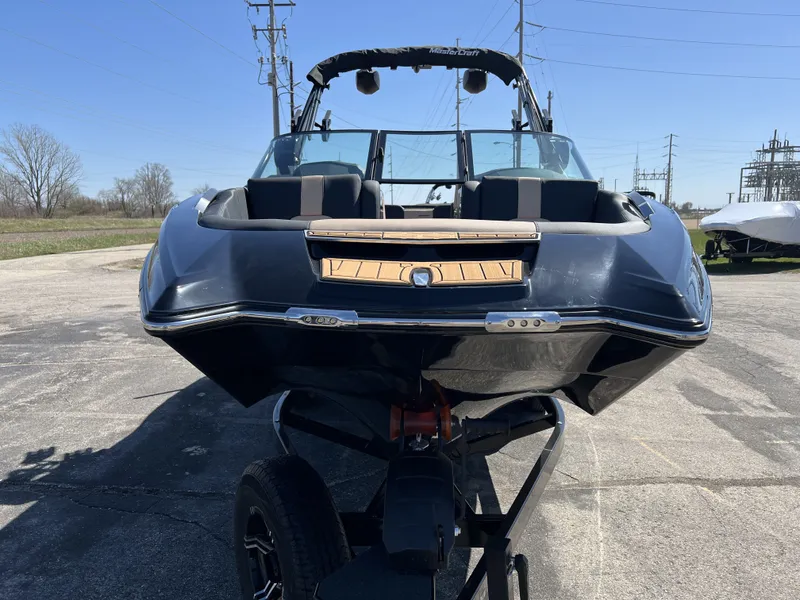 Slide: The Image of Mastercraft X24 2024 - 6