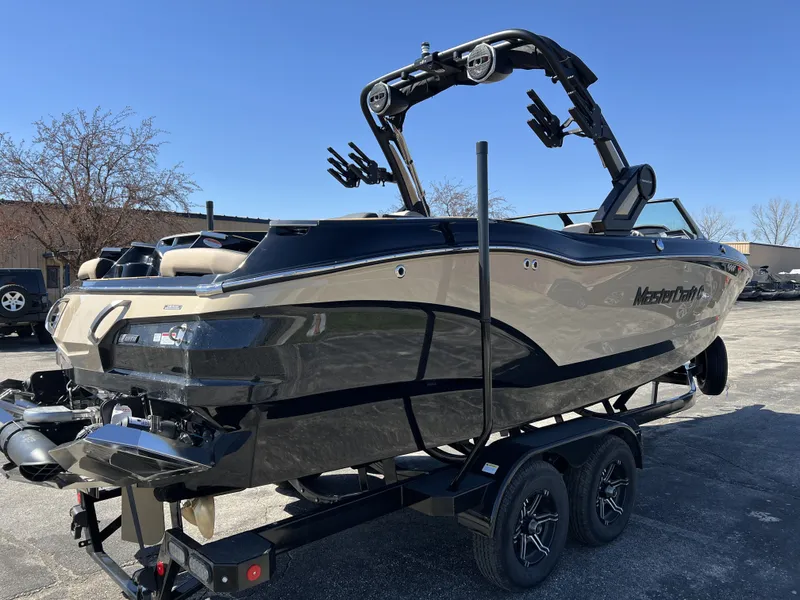 Slide: The Image of Mastercraft X24 2024 - 7