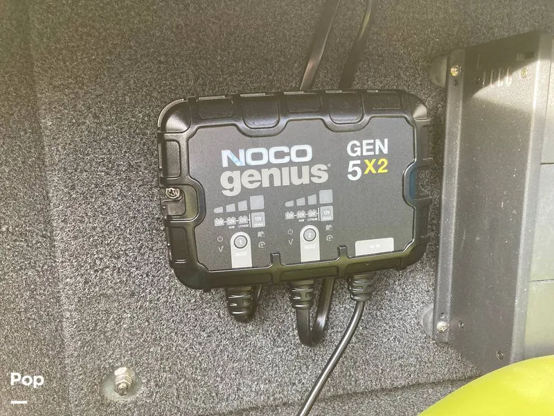 Slide: The Image of Built-in Battery Charger - 16169623