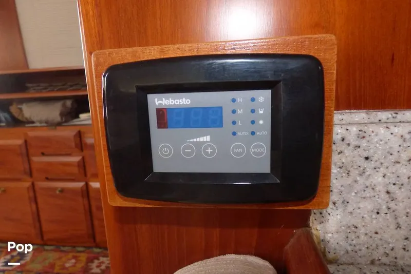 Slide: The Image of Defever 45 2009 - 16195303