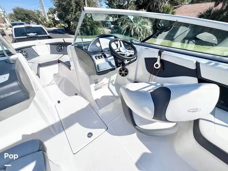 Slide: The Image of Captain's Chair - 16207570