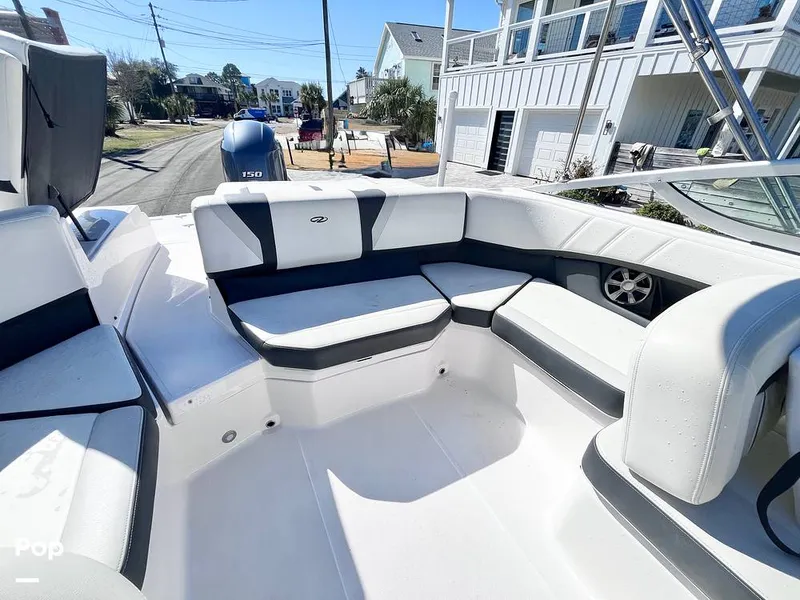 Slide: The Image of Cockpit Seating - 16207580