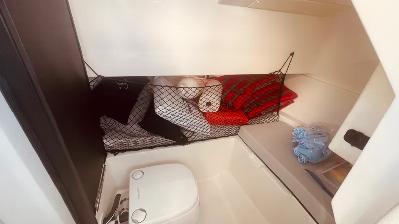 Slide: The Image of Sea Ray 250 SDX OUTBOARD 2021 - 27