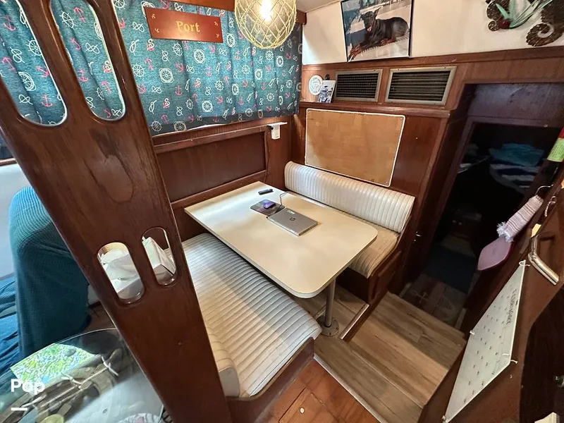 Slide: The Image of Hatteras 43 Double Cabin 1979 - 16267610