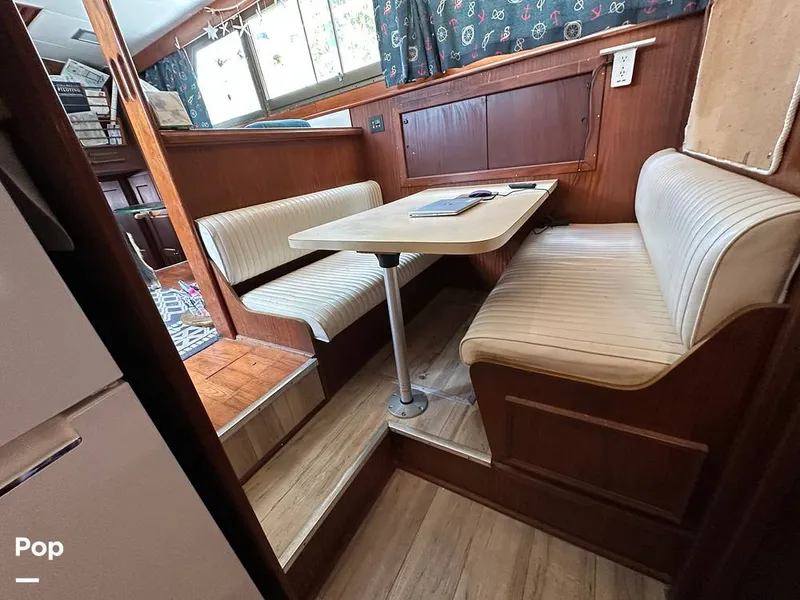 Slide: The Image of Hatteras 43 Double Cabin 1979 - 16267634