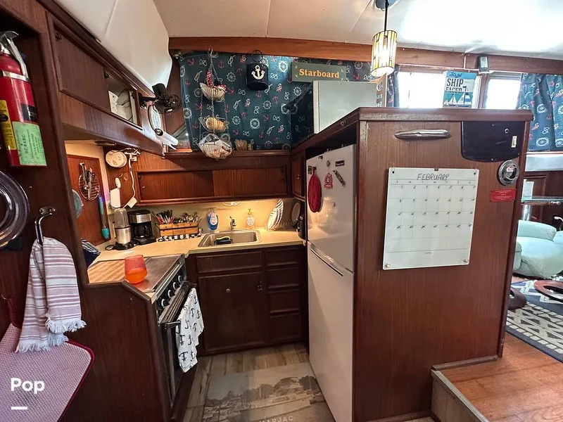 Slide: The Image of Hatteras 43 Double Cabin 1979 - 16267635
