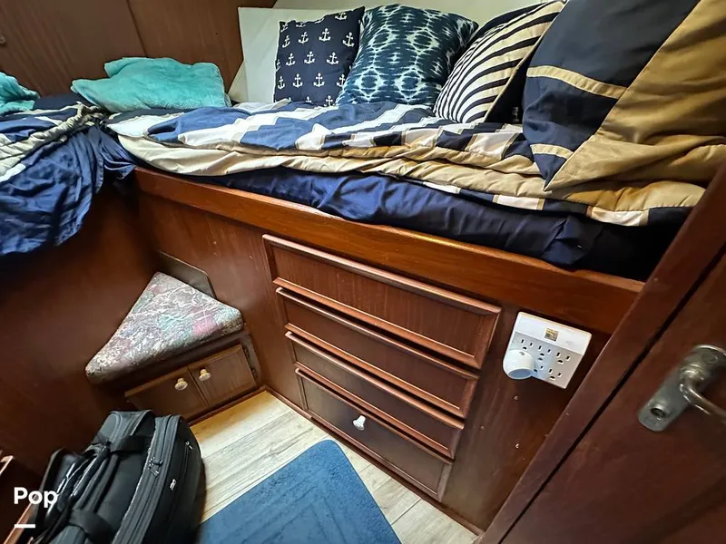 Slide: The Image of Hatteras 43 Double Cabin 1979 - 16267643