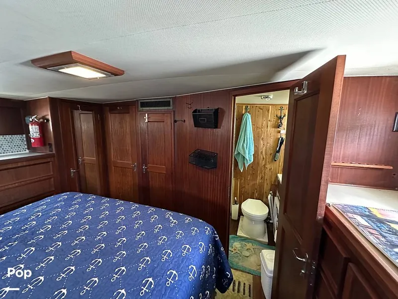Slide: The Image of Hatteras 43 Double Cabin 1979 - 16267665