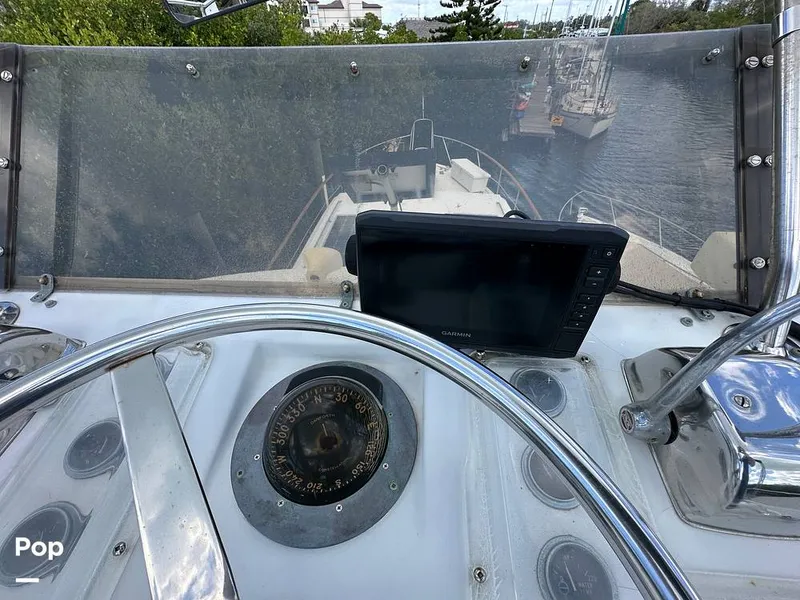 Slide: The Image of Hatteras 43 Double Cabin 1979 - 16267685