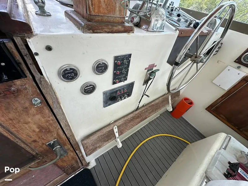 Slide: The Image of Hatteras 43 Double Cabin 1979 - 16267701