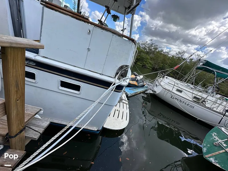 Slide: The Image of Hatteras 43 Double Cabin 1979 - 16267704