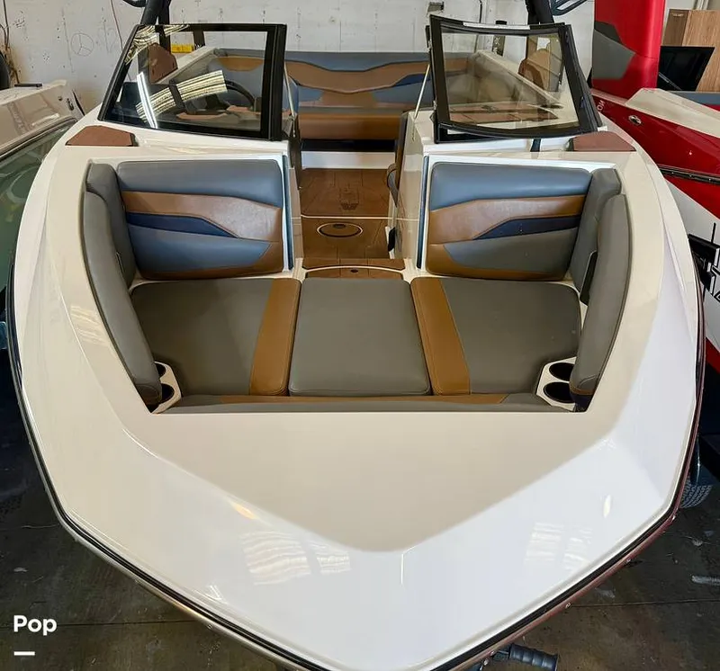 Slide: The Image of Axis T220 2024 - 16190377