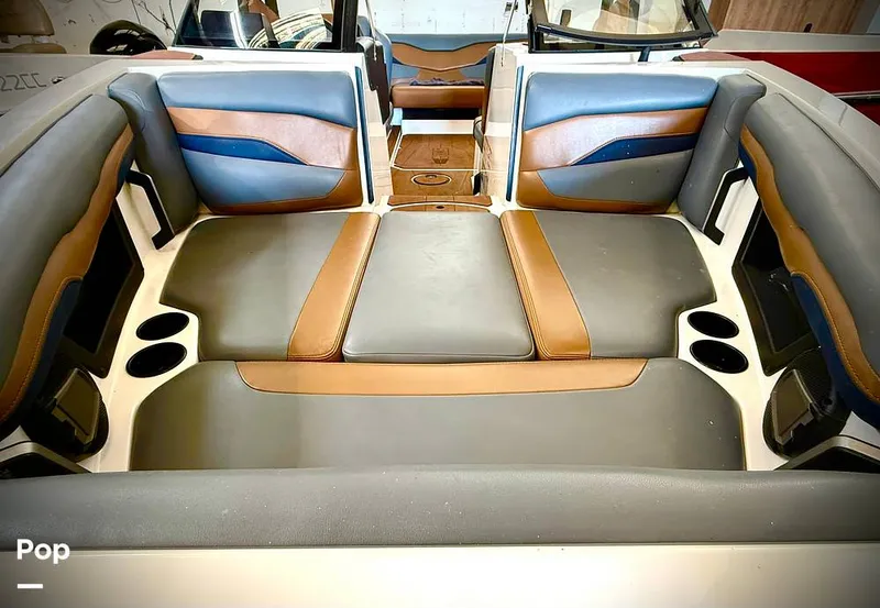 Slide: The Image of Axis T220 2024 - 16190359