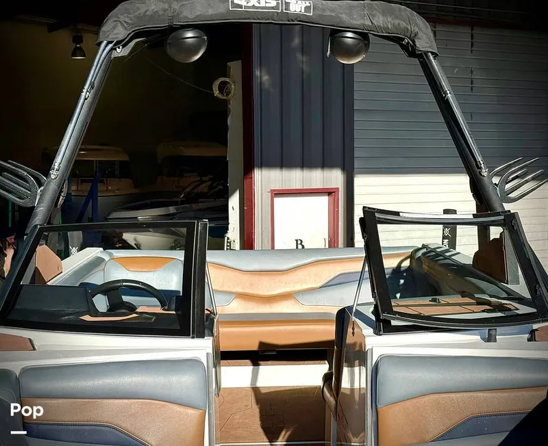 Slide: The Image of Axis T220 2024 - 16190365