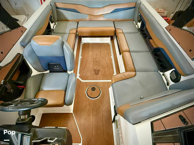 Slide: The Image of Axis T220 2024 - 16190368