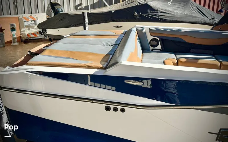 Slide: The Image of Axis T220 2024 - 16190390