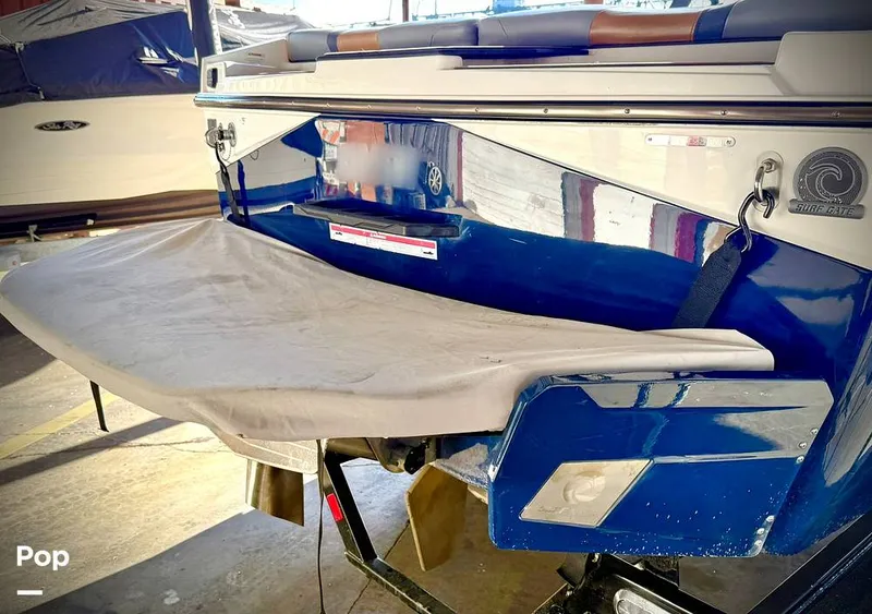 Slide: The Image of Axis T220 2024 - 16190391