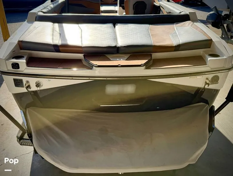 Slide: The Image of Axis T220 2024 - 16190392