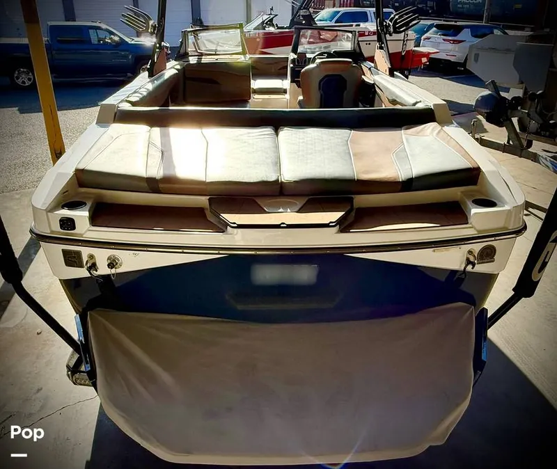 Slide: The Image of Axis T220 2024 - 16190393