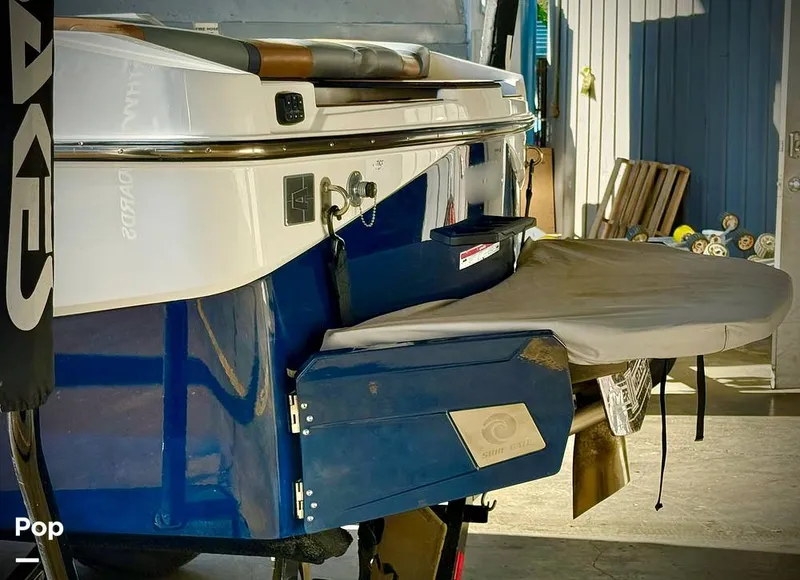 Slide: The Image of Axis T220 2024 - 16190394