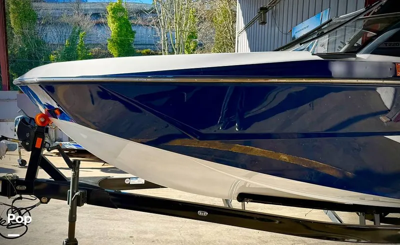 Slide: The Image of Axis T220 2024 - 16190398