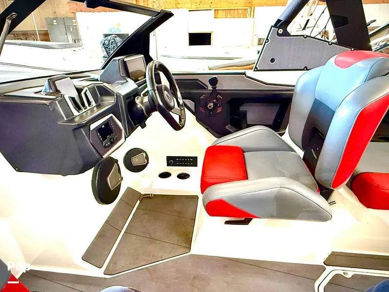 Slide: The Image of Axis T220 2024 - 16190782