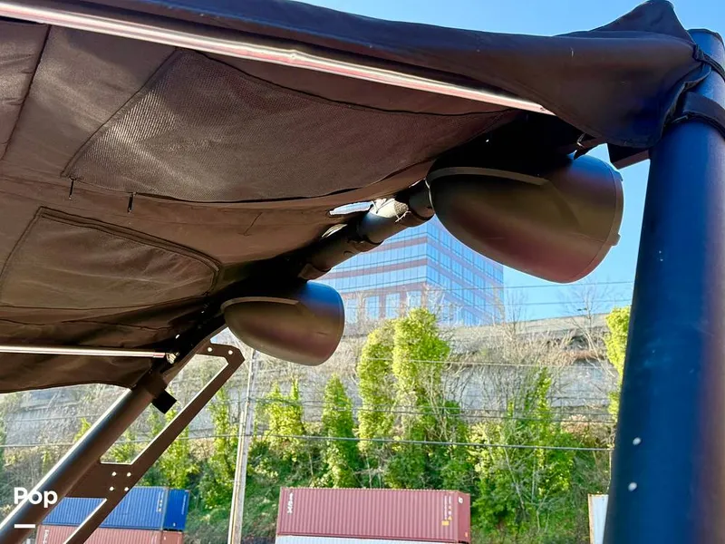 Slide: The Image of Axis T220 2024 - 16190852