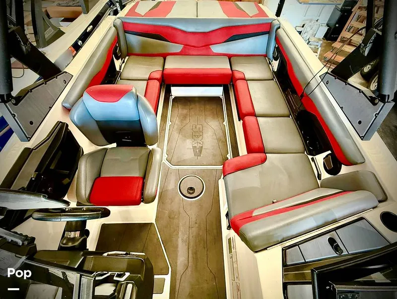 Slide: The Image of Axis T220 2024 - 16190804