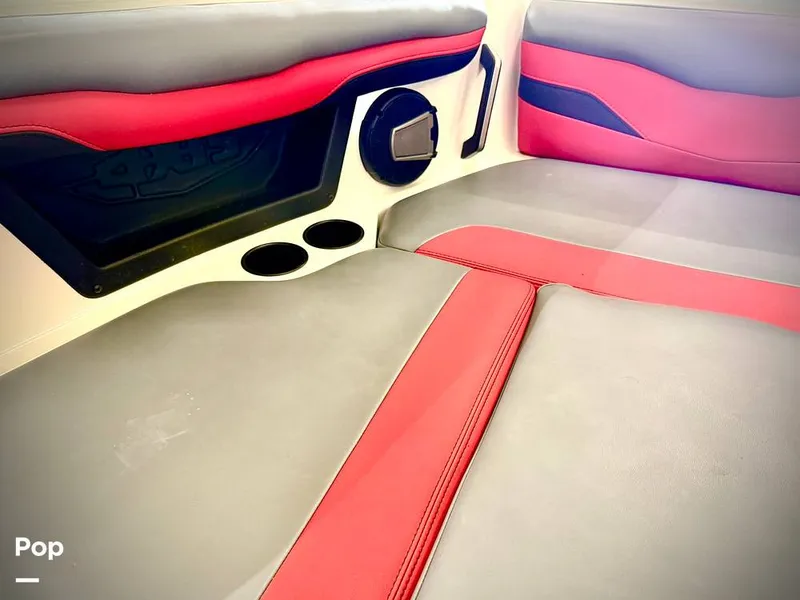 Slide: The Image of Axis T220 2024 - 16190802