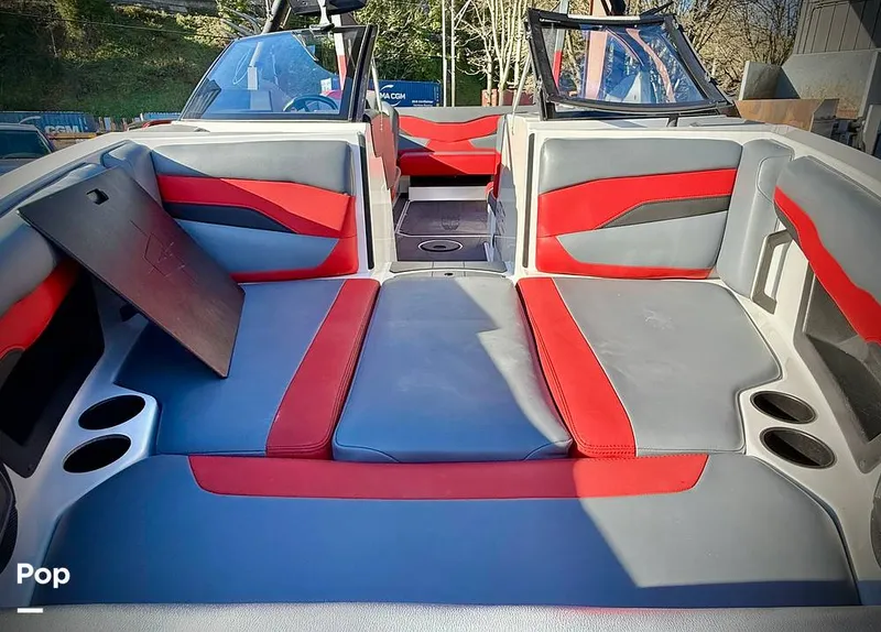 Slide: The Image of Axis T220 2024 - 16190817