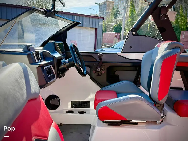 Slide: The Image of Axis T220 2024 - 16190822