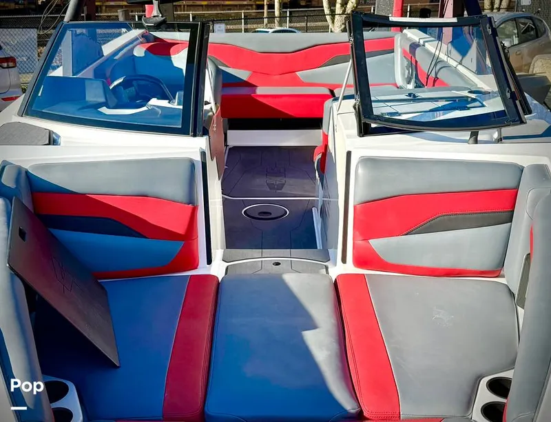 Slide: The Image of Axis T220 2024 - 16190828