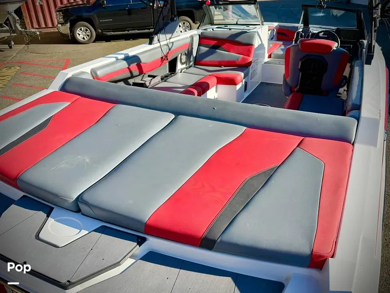 Slide: The Image of Axis T220 2024 - 16190843