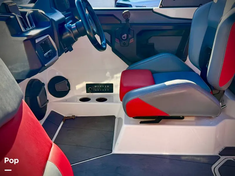 Slide: The Image of Axis T220 2024 - 16190855