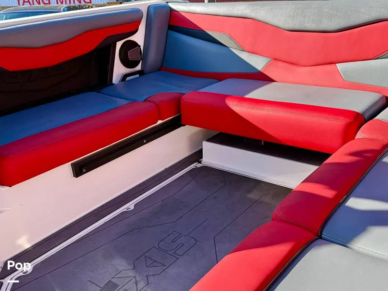 Slide: The Image of Axis T220 2024 - 16190856