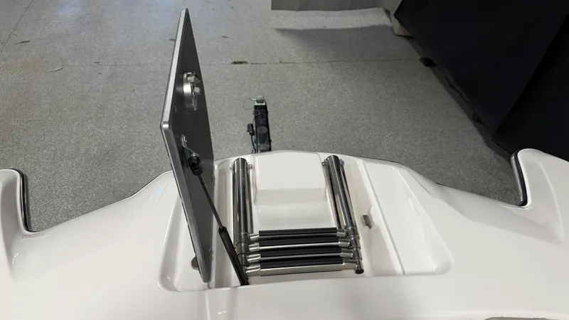 Slide: The Image of Malibu 24MXZ 2017 - 100